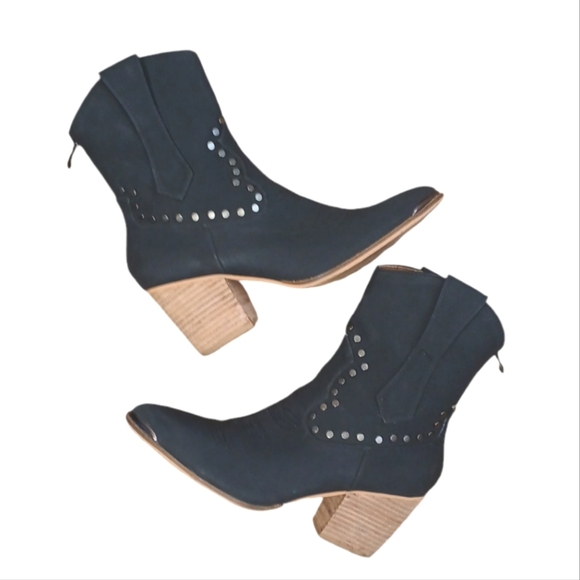 Pandora Women's Black Studded Western Boot size 8 - Picture 10 of 10